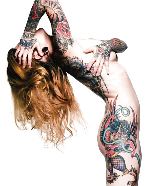 25P Alternative girls. Tattoos and Gothic, some lesbian.