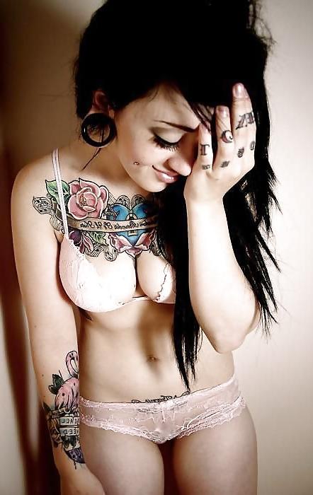 25P Alternative girls. Tattoos and Gothic, some lesbian.