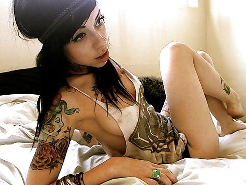 25P Alternative girls. Tattoos and Gothic, some lesbian.