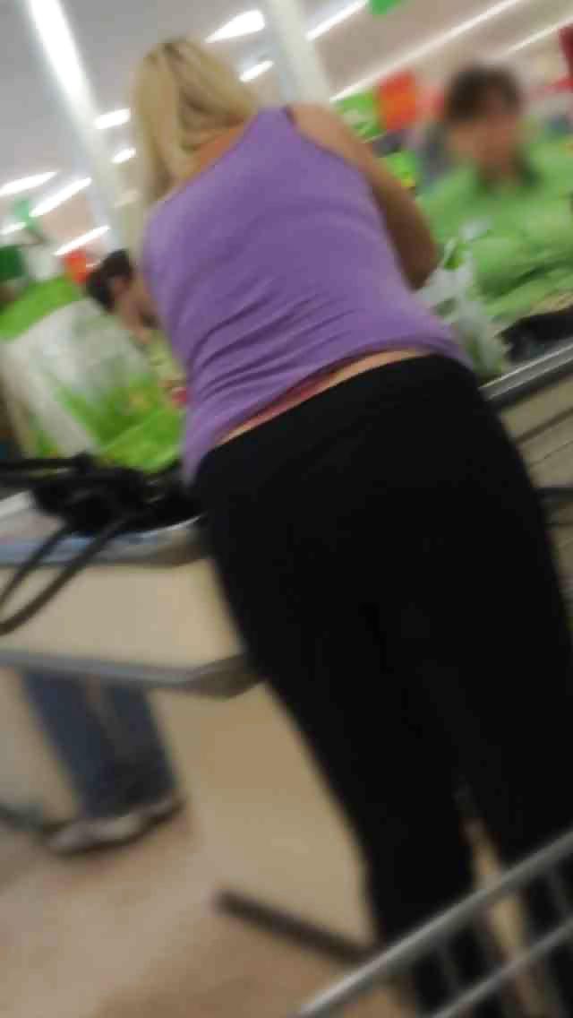 6P Hot chubby blond showing slight thong slip 