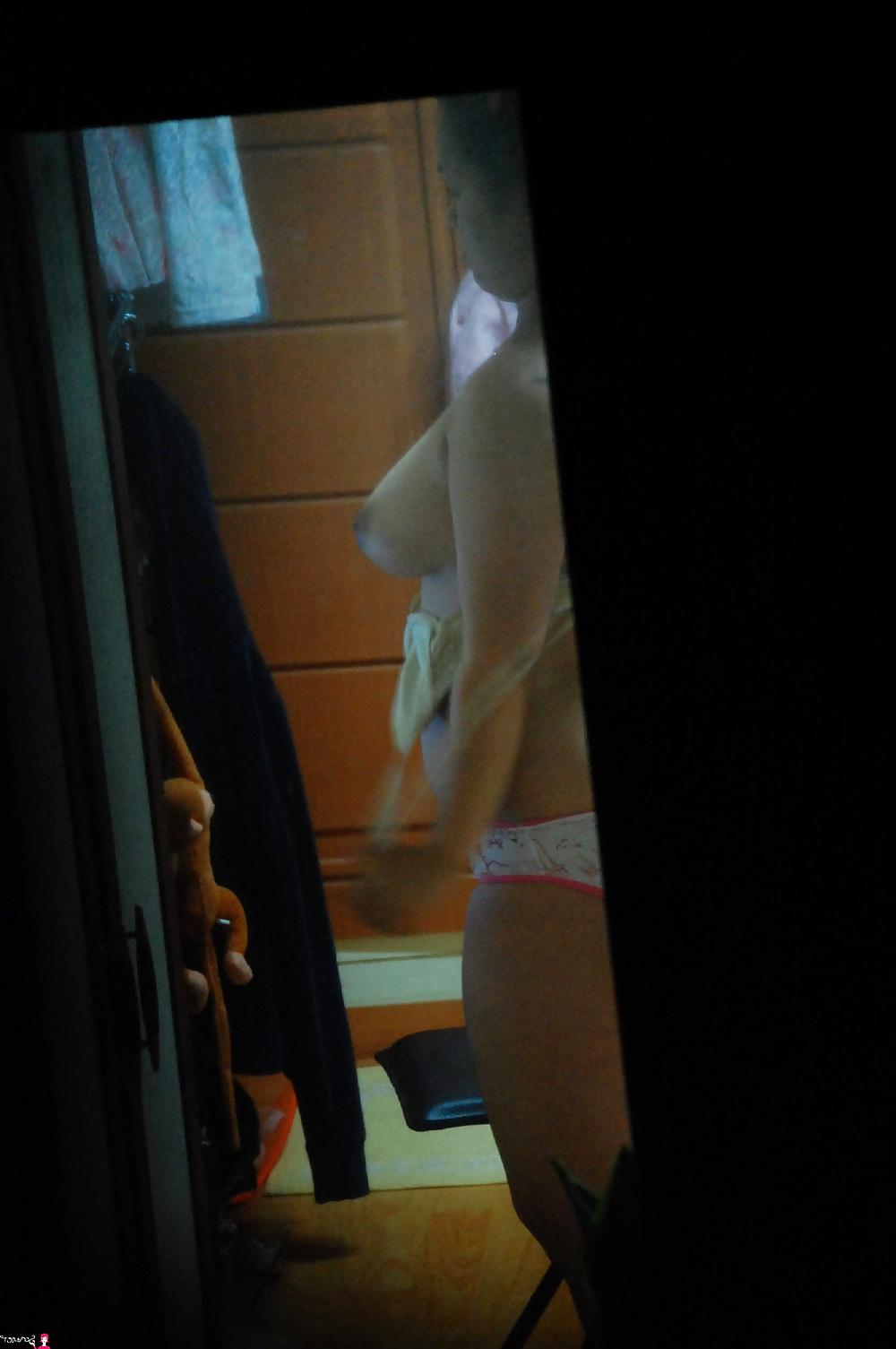 4P Korean Massive Tits Through Window