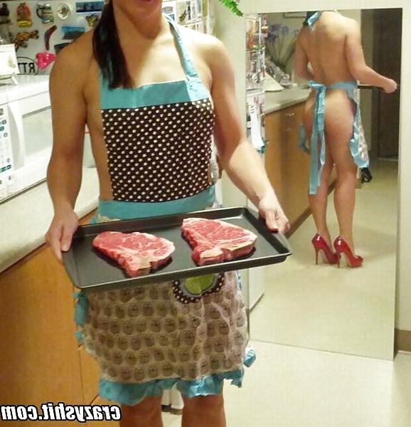 25P Women in the kitchen