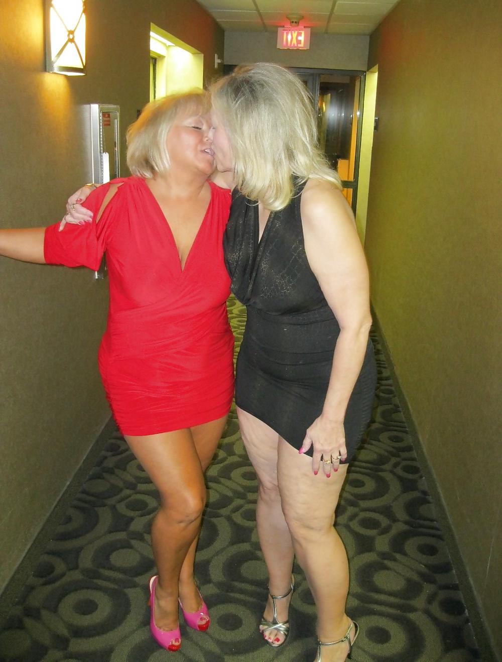 25P Gorgeous & Lovely Horny Milfs 2.