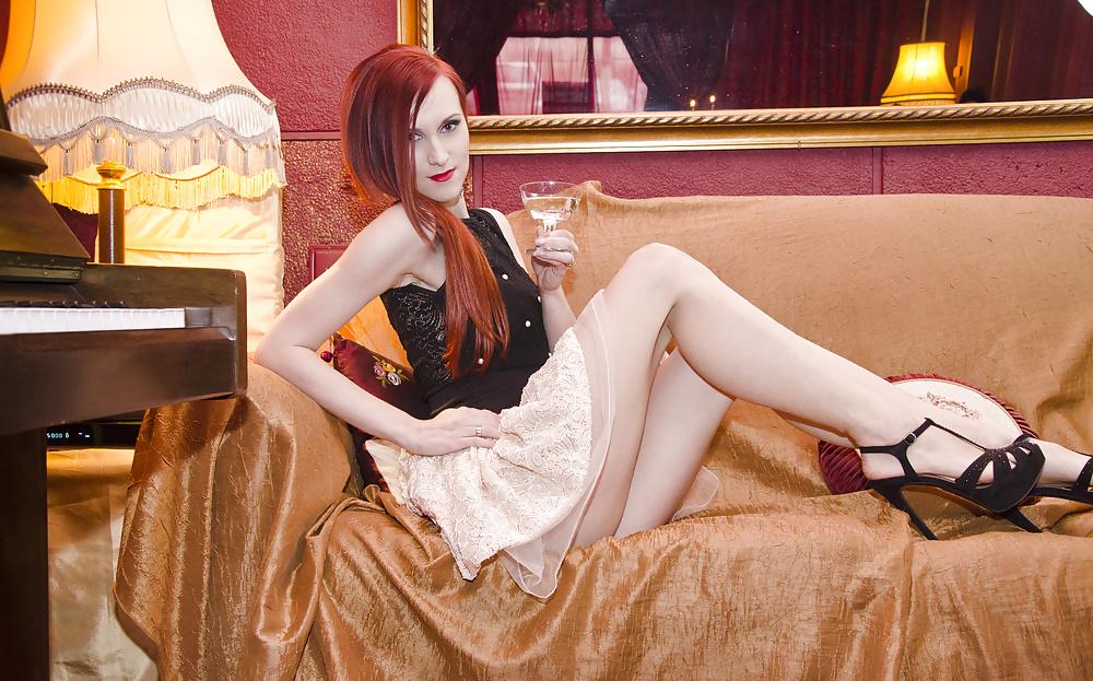 23P Sexy , classy Evie !