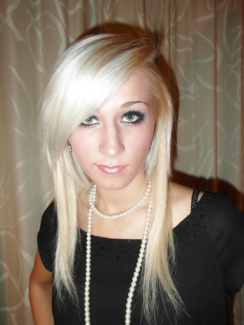 10P British Julie