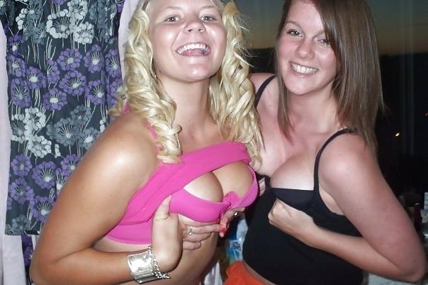 25P Teen cleavage