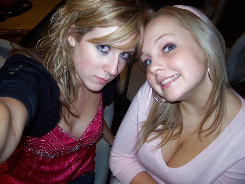 25P Teen cleavage