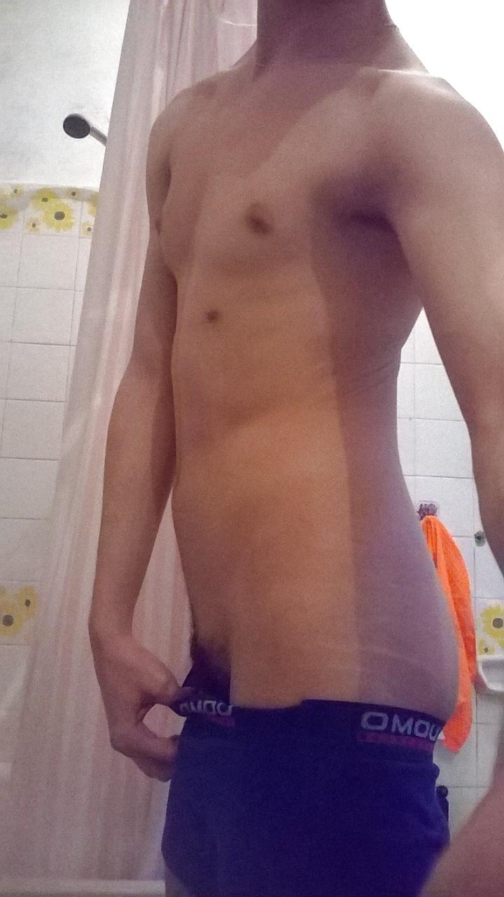 12P Horny twink :P