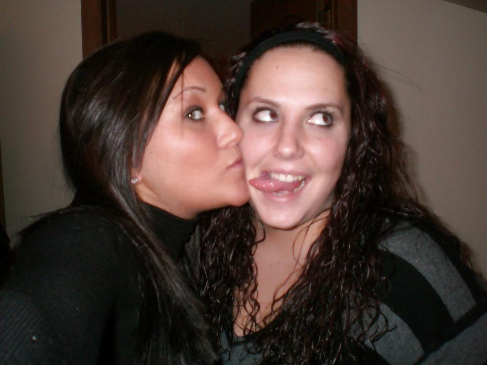 25P Girls Kissing Girls 6