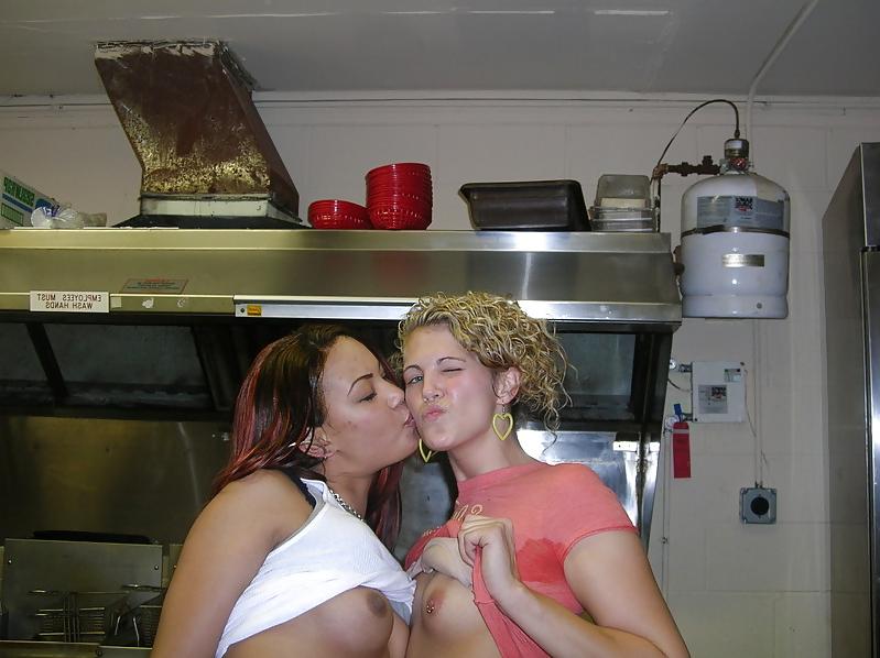 25P Girls Kissing Girls 6