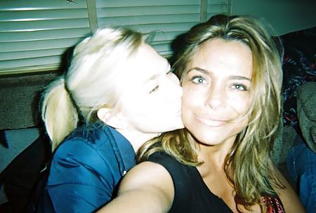 25P Girls Kissing Girls 6
