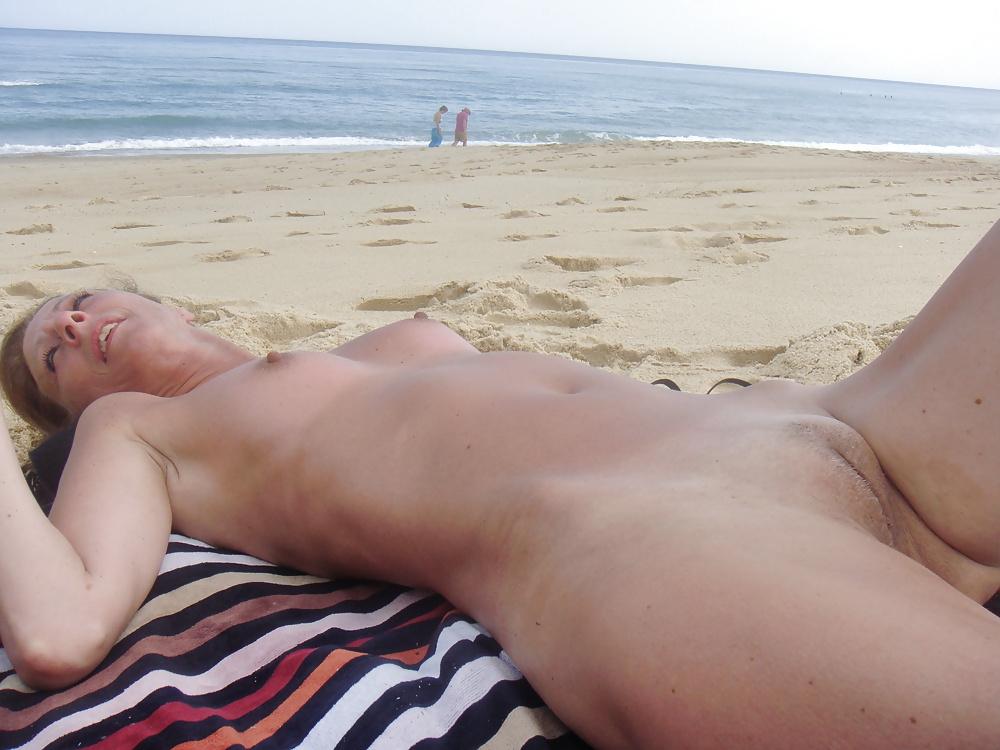 15P SLIM MATURE WITH SMALL TITS AND GORGEOUS NIPPLES