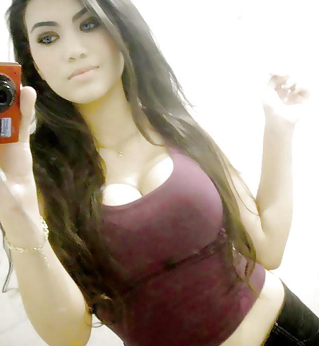 19P Sexy Cleavage - Mojitog