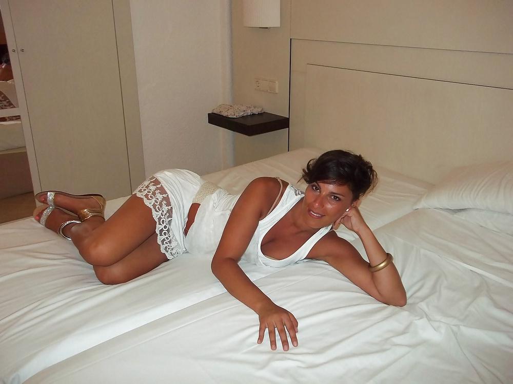 7P Hot short hair milf - NN