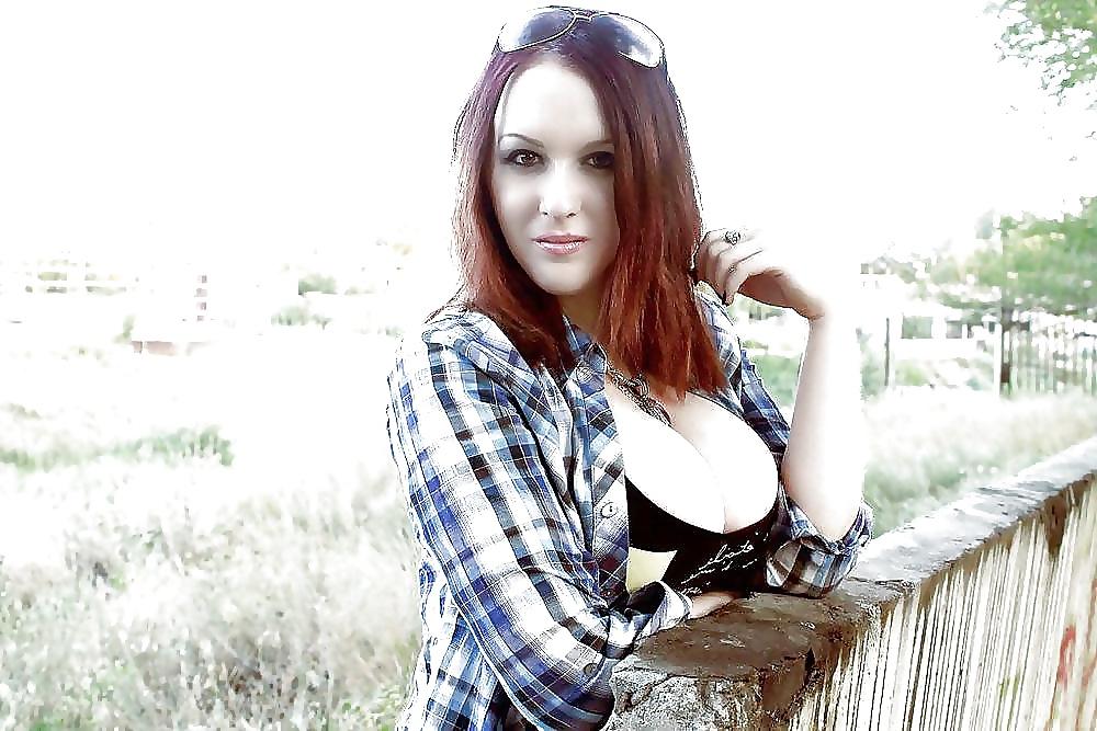 12P Epic Cleavage 01