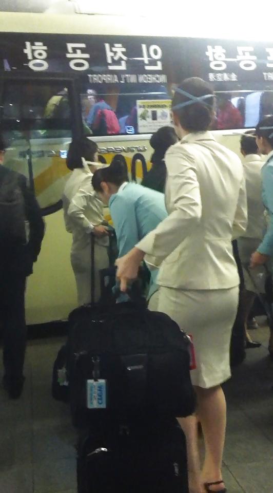 25P Korean air hostess in public
