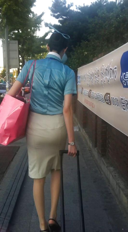 25P Korean air hostess in public
