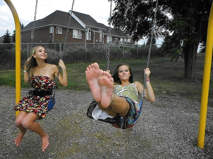 25P Girls feet in public