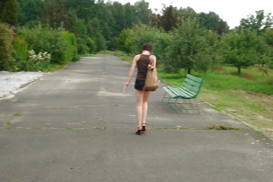 25P MADAME LIKES TOBE IN THE NATURE
