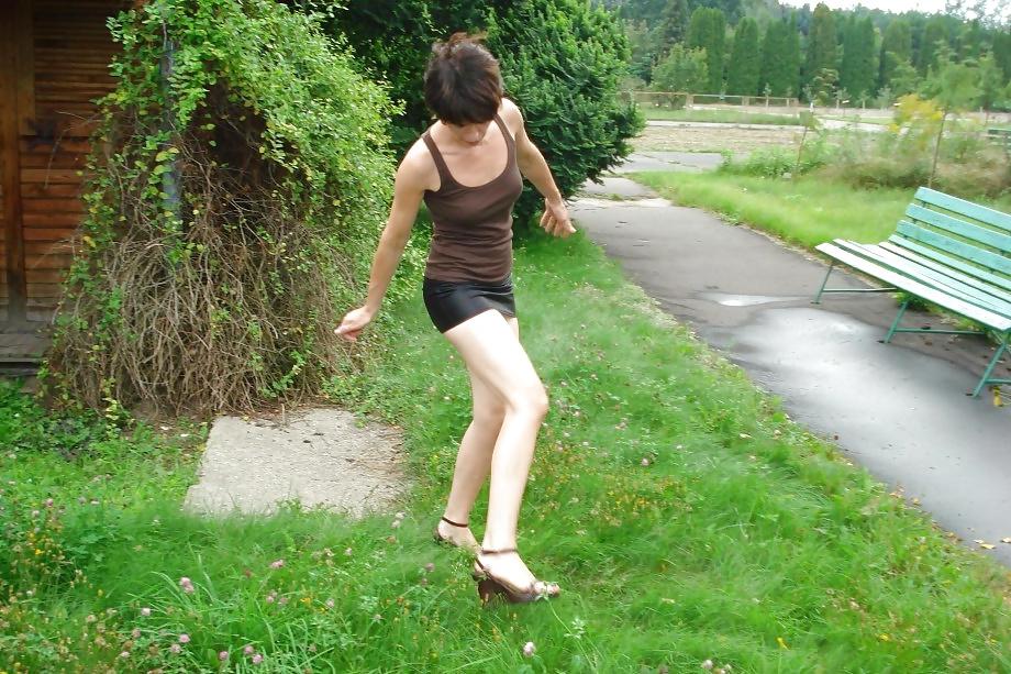25P MADAME LIKES TOBE IN THE NATURE