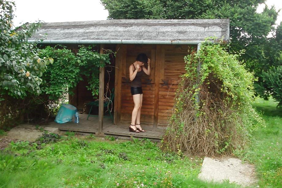 25P MADAME LIKES TOBE IN THE NATURE