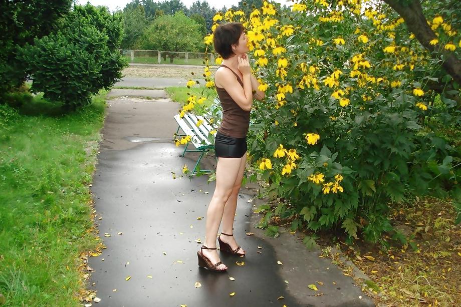 25P MADAME LIKES TOBE IN THE NATURE
