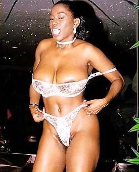 25P CLASSIC BLACK MILFS AND MATURES VOL.3