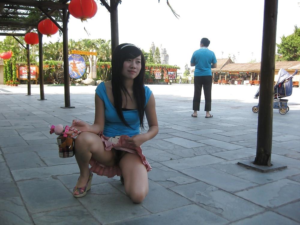 25P Korean Slut in public