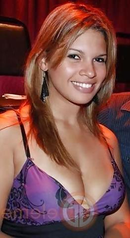 12P Downblouse and cleavage big tits