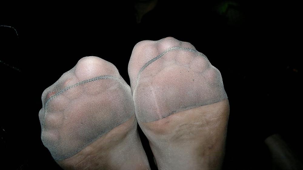25P Footjob foot fetish nylon sexy toes