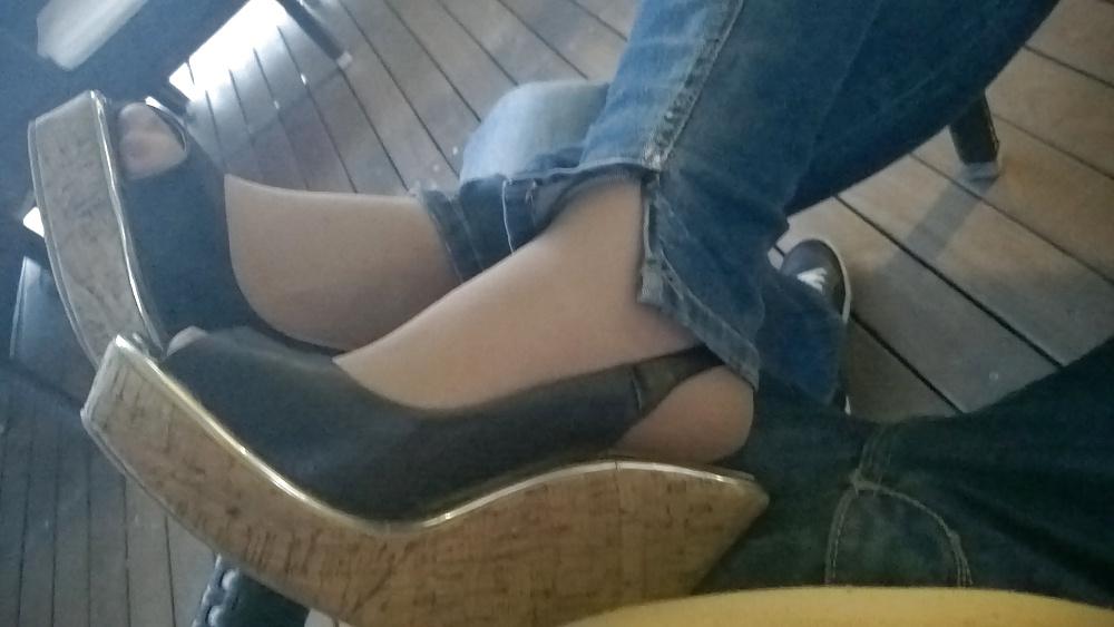 25P Footjob foot fetish nylon sexy toes