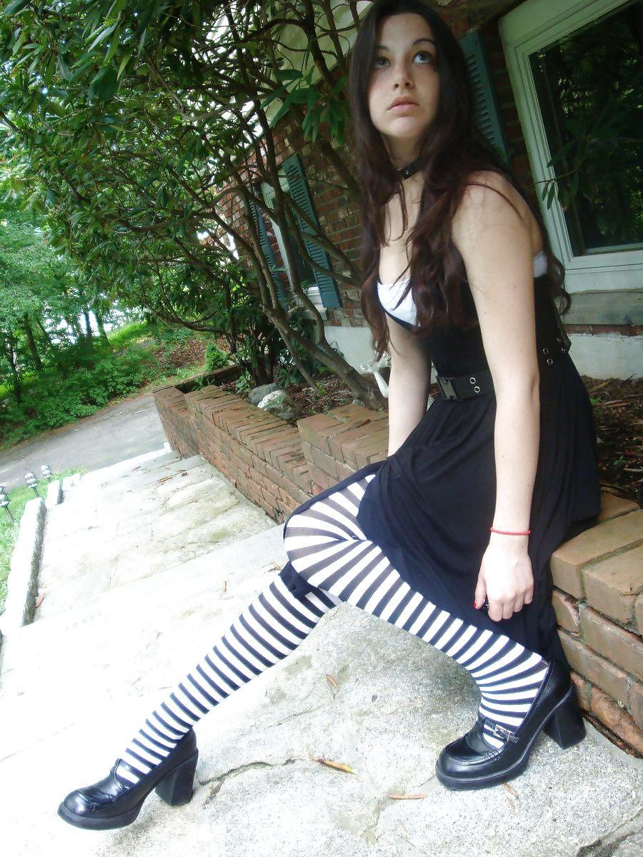25P A Touch Of Goth :)