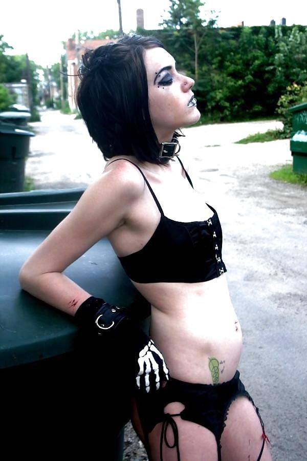 25P A Gothic Touch 2. :P 