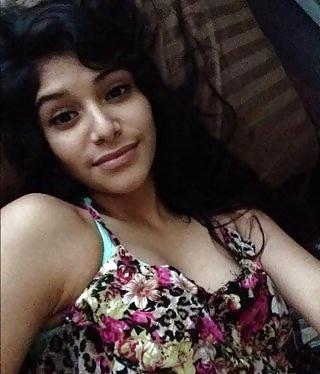 25P Turkish Slut Exposed