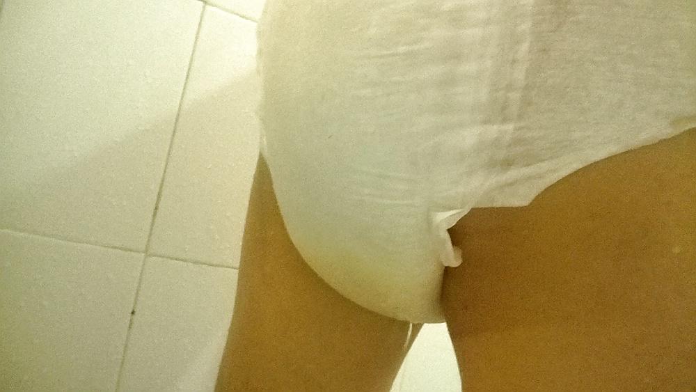 7P Taking a shower with diapers