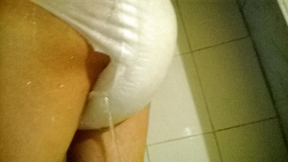 7P Taking a shower with diapers
