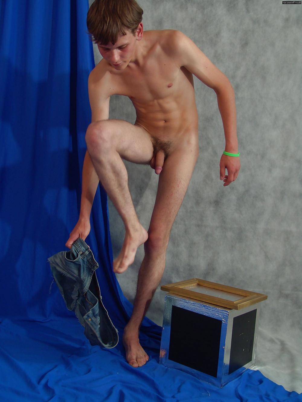 25P Gay boy feet 3