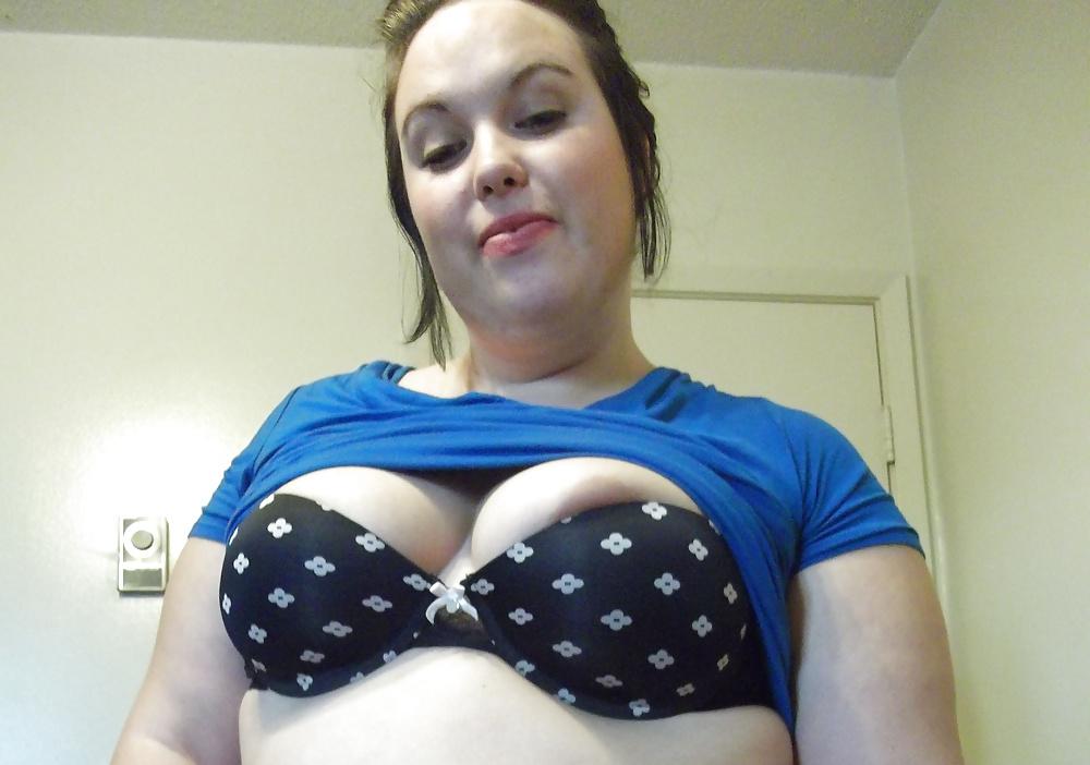 19P Q like the Cleavage? The Nip-Slips?