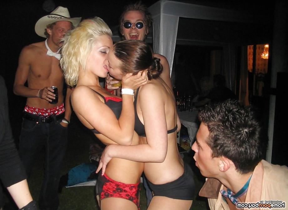 19P Nude lesbian gfs dancing