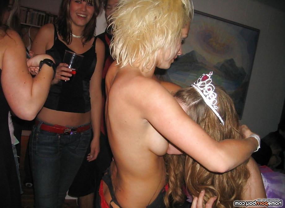 19P Nude lesbian gfs dancing