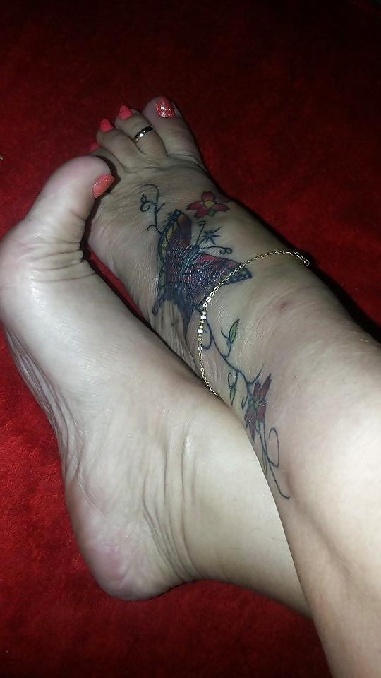 20P Feet Mature