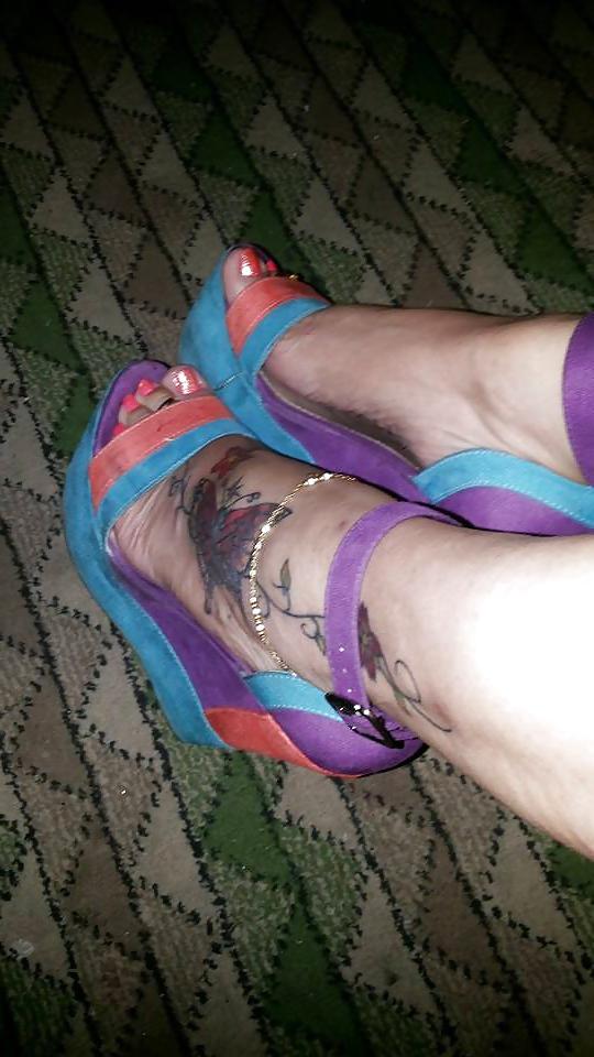 20P Feet Mature