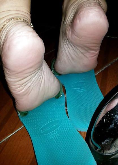 20P Feet Mature