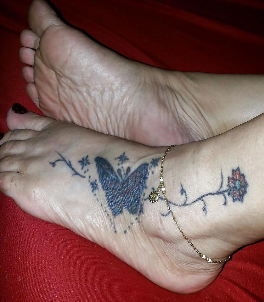 20P Feet Mature