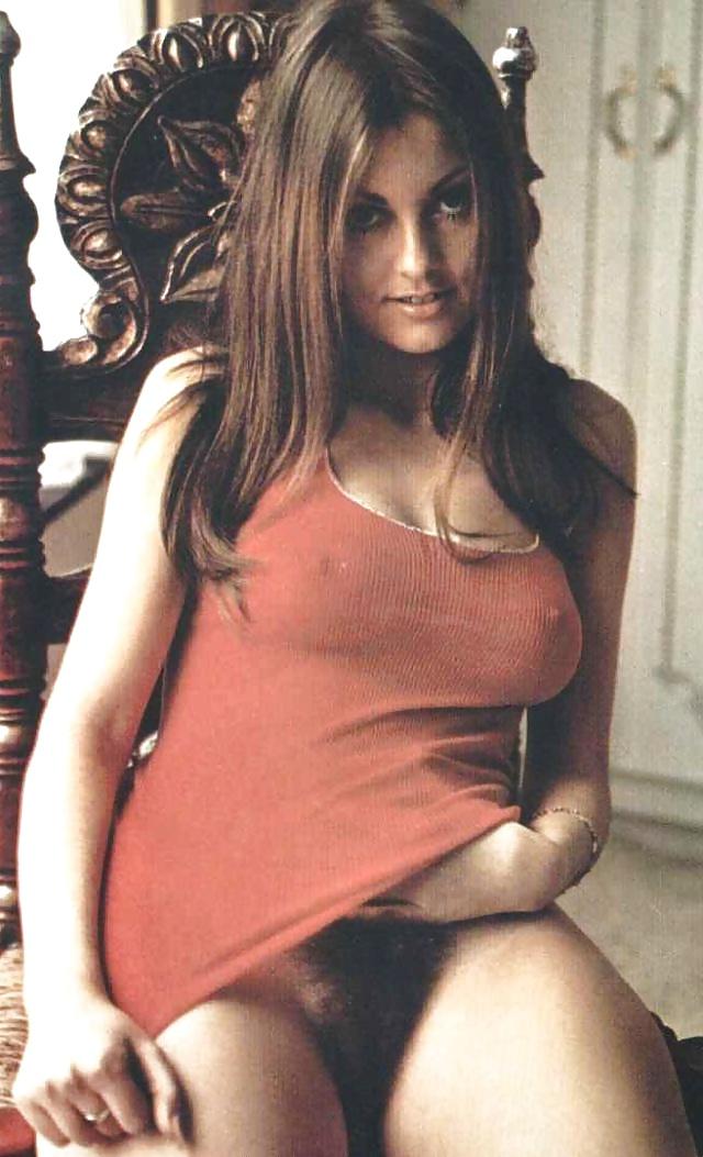 25P Retro Babes in Color