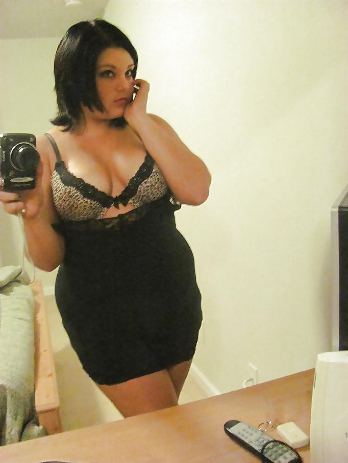 15P Gorgeous Chubby Babe