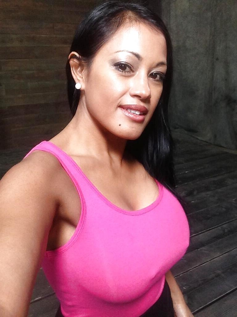 25P Maxine X (NN) Cleavage
