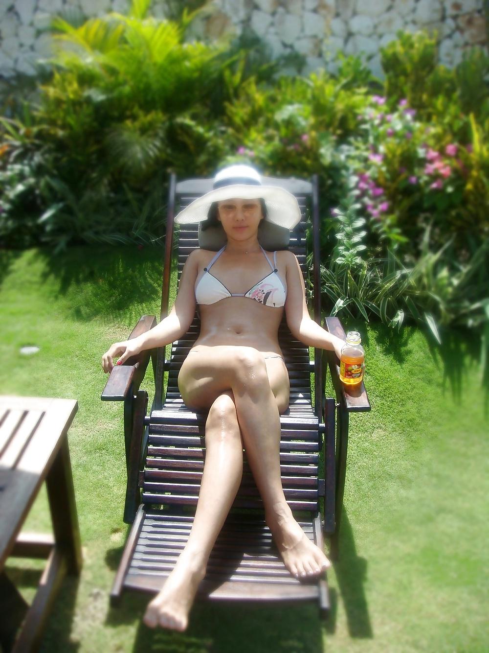 23P Korean Slut in Bikini