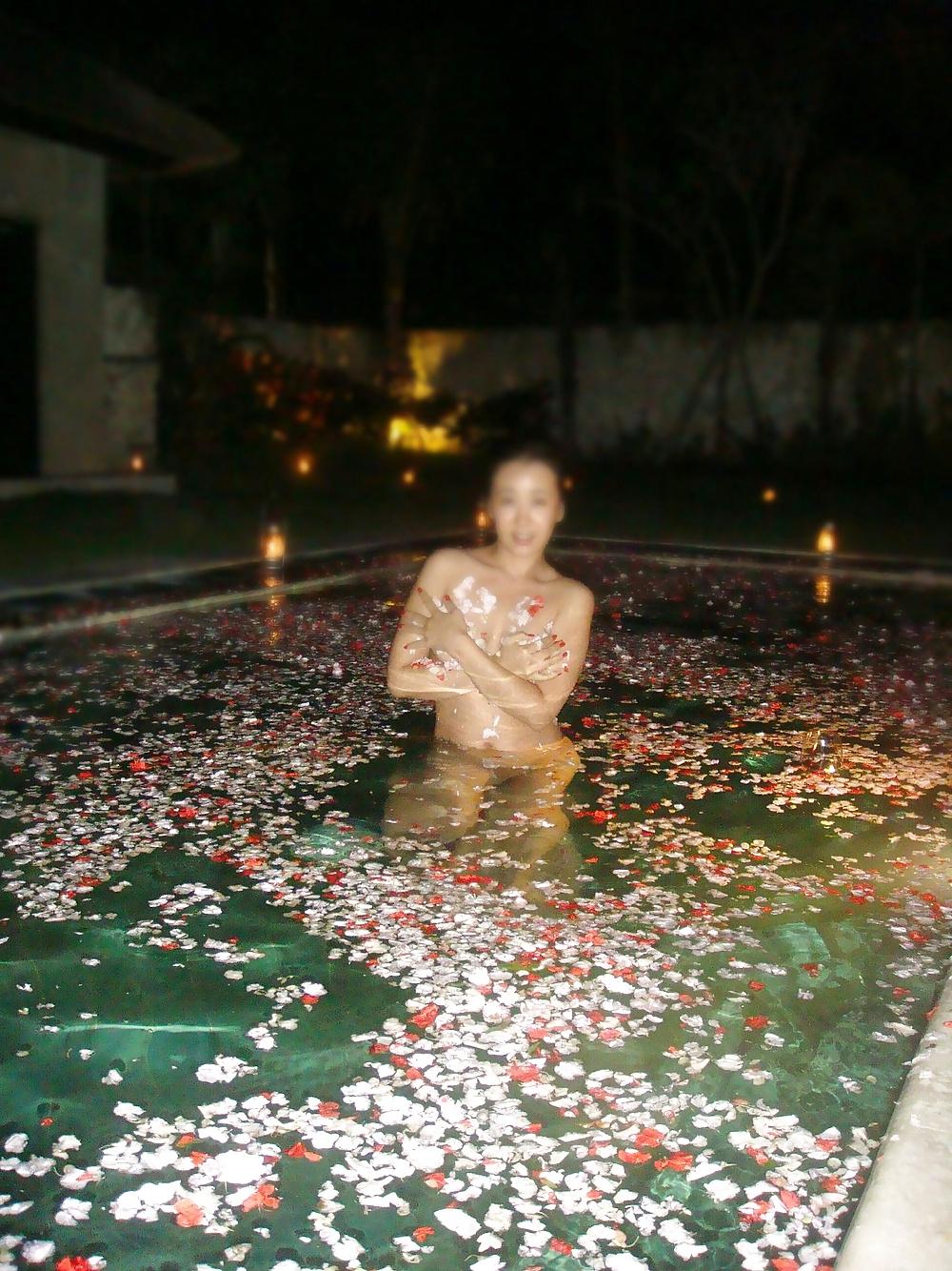23P Korean Slut in Bikini