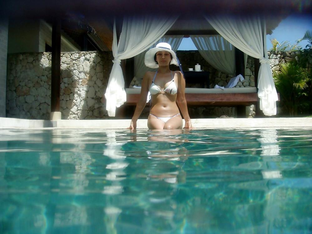 23P Korean Slut in Bikini